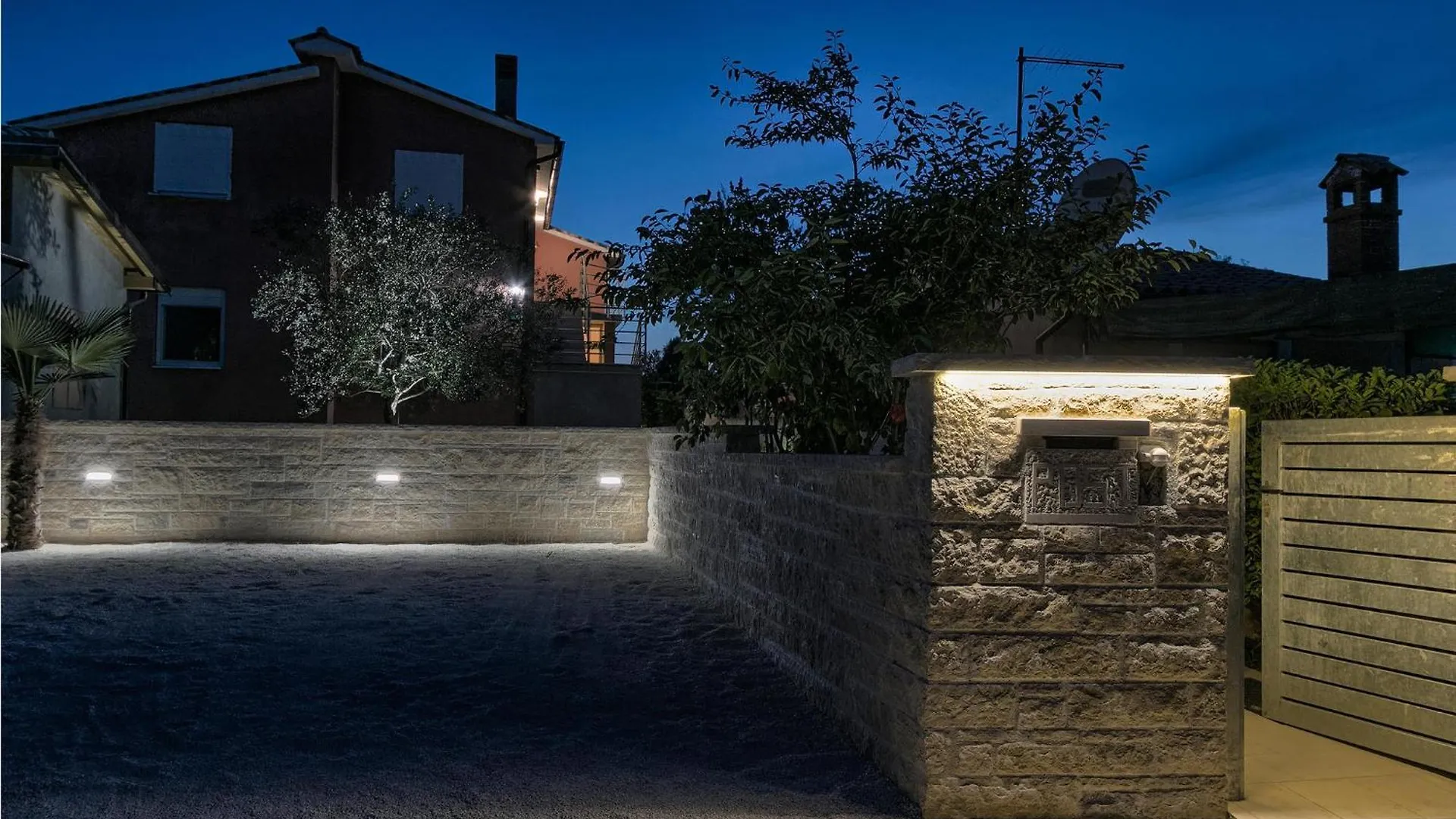 Holiday home Cozy Home In Stinjan With Outdoor Swimming Pool Croatia